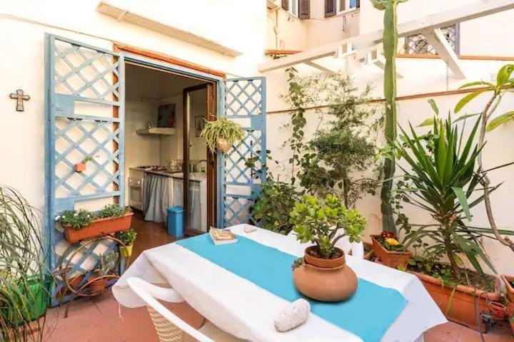 At Kalsa Quiet Flowered Terrace! Free Parking! Ideal For Remote Working! باليرمو المظهر الخارجي الصورة