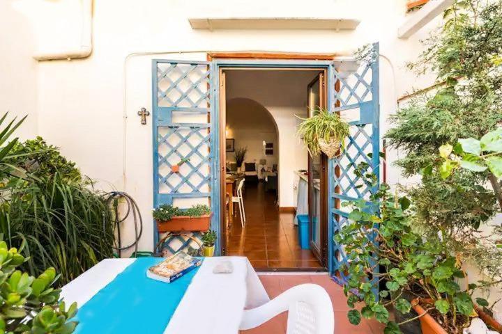 At Kalsa Quiet Flowered Terrace! Free Parking! Ideal For Remote Working! باليرمو المظهر الخارجي الصورة