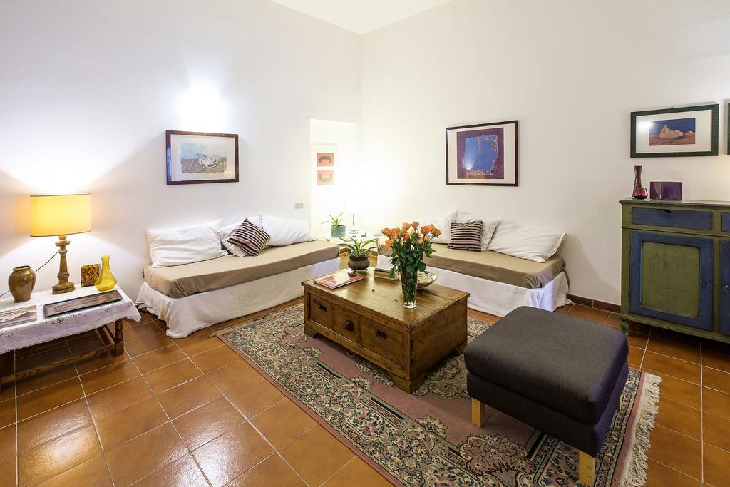 At Kalsa Quiet Flowered Terrace! Free Parking! Ideal For Remote Working! باليرمو المظهر الخارجي الصورة