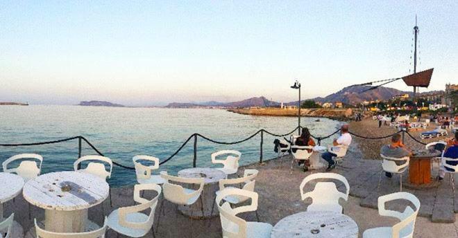 At Kalsa Quiet Flowered Terrace! Free Parking! Ideal For Remote Working! باليرمو المظهر الخارجي الصورة